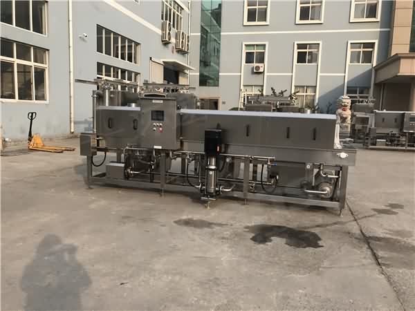 周轉(zhuǎn)箱清洗機(jī)效果 全自動高壓噴淋無死角