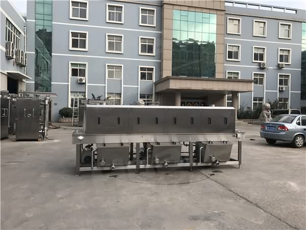 供應(yīng)塑料箱清洗機(jī) 騰訊視頻高溫清洗培根壓肉模具肉屑?xì)埩?去油 供應(yīng)塑料箱清洗機(jī) 騰訊視頻高溫清洗培根壓肉模具肉屑?xì)埩?去油